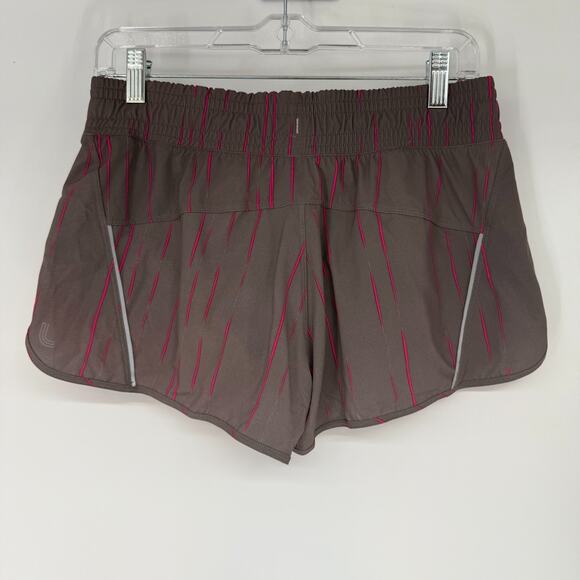 NWT Lolë Step Running Short Womens S Storm Broken Stripe Dolphin Hem Activewear - Picture 3 of 12